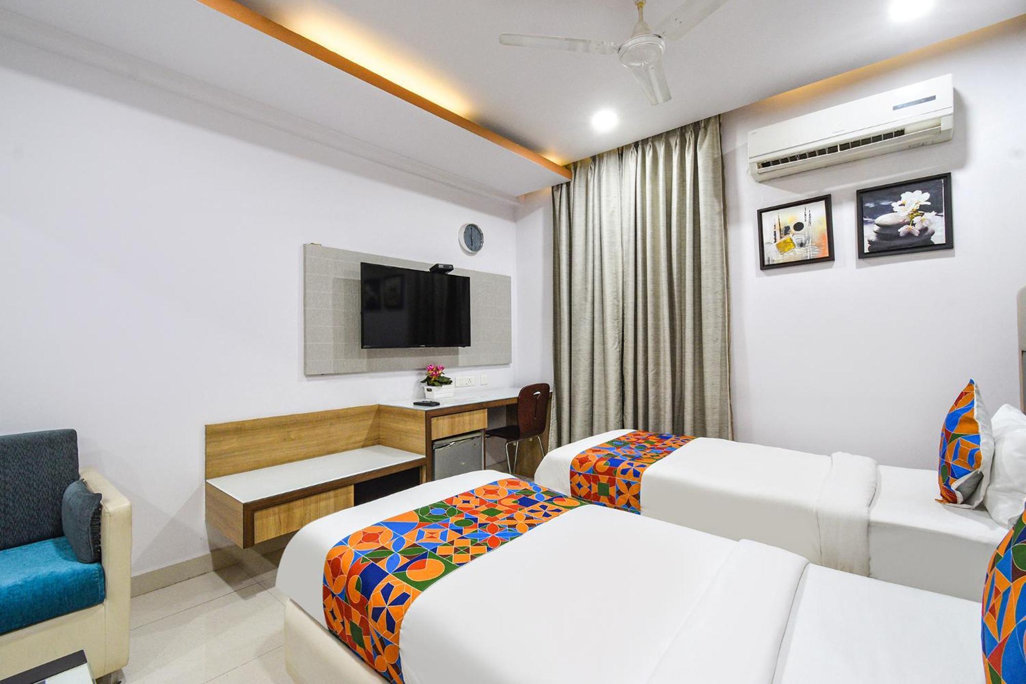 Fabhotel Aditya Homes - Nr Isb, Gachibowli Hyderabad Exterior photo